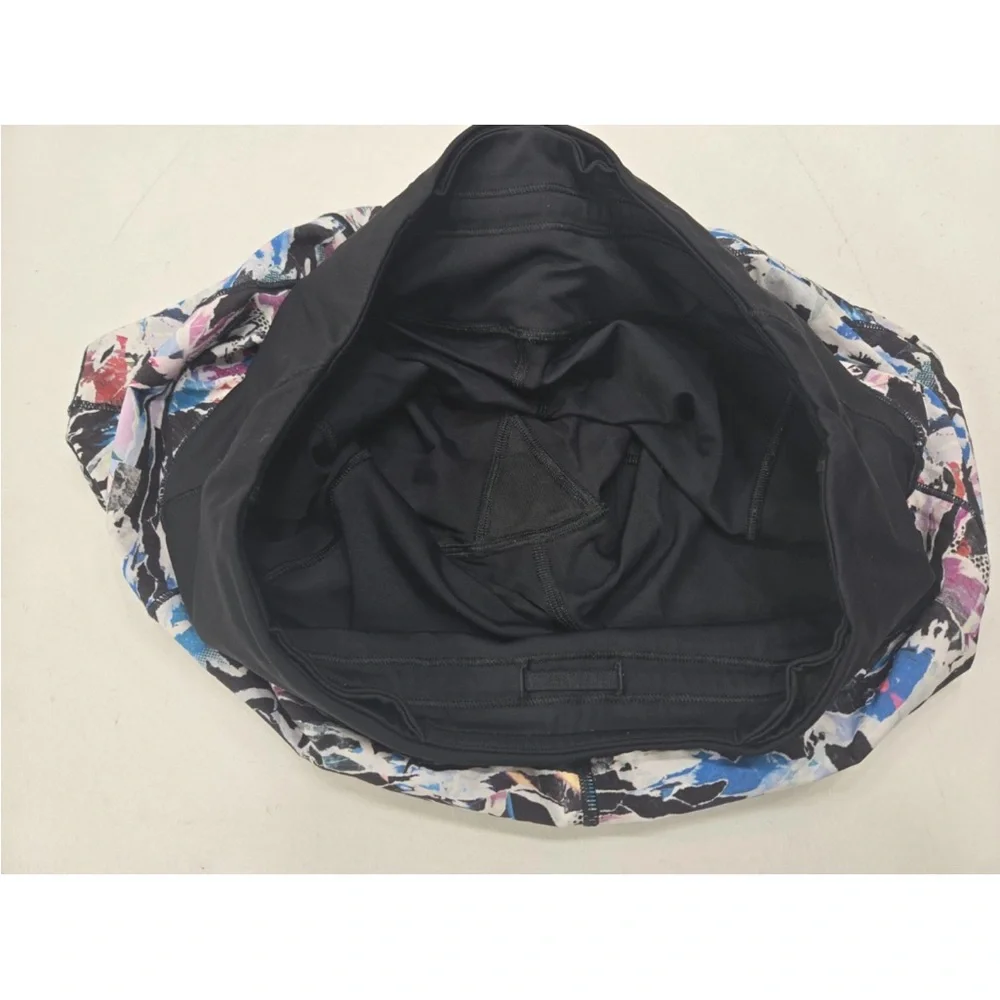 Lululemon Break Free Shorts 2.5” Culture Clash Multi Black Size 6 Womens